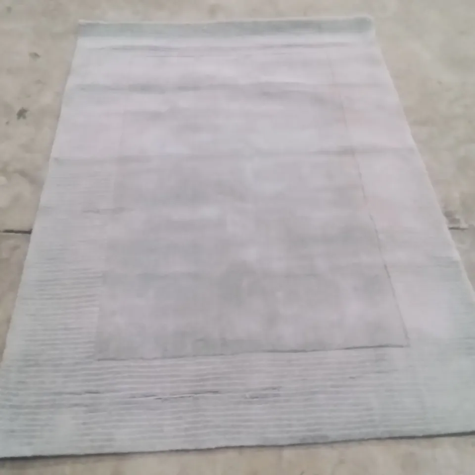 QUALITY DESIGNER AREA RUG - APPROXIMATELY 170X120CM