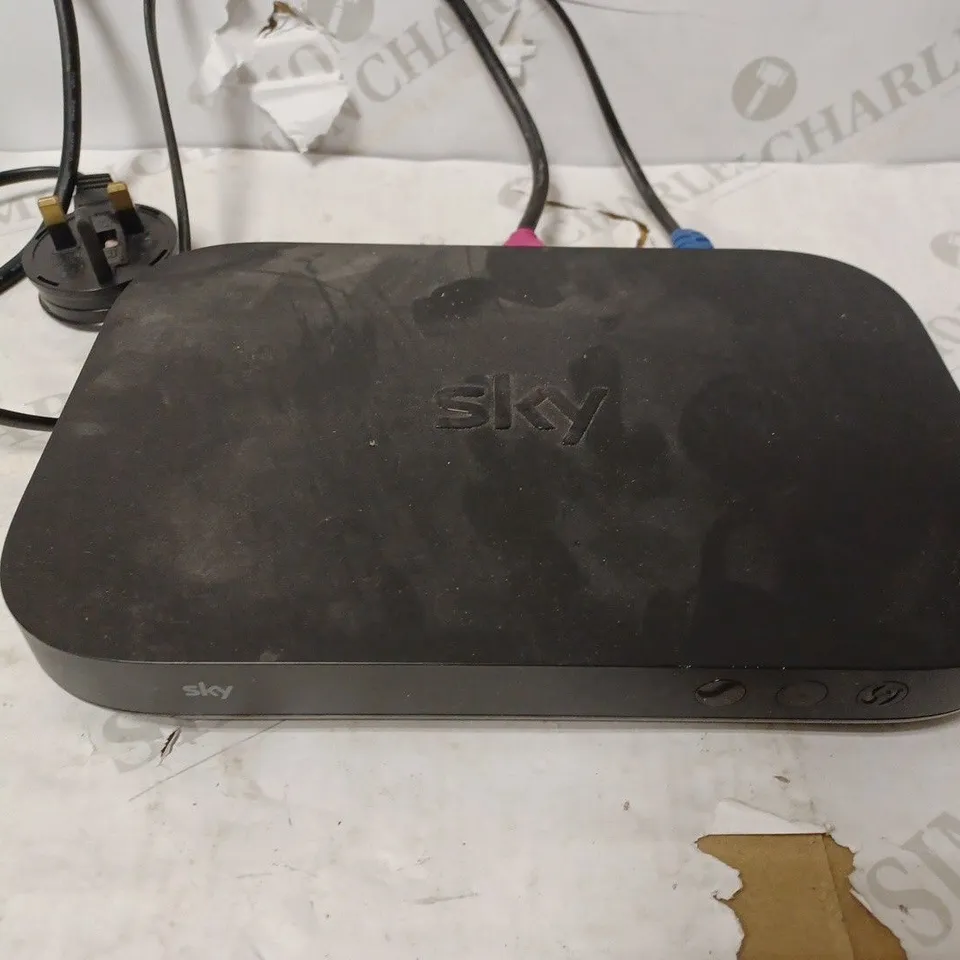 SKY Q MINI SET UP BOX 