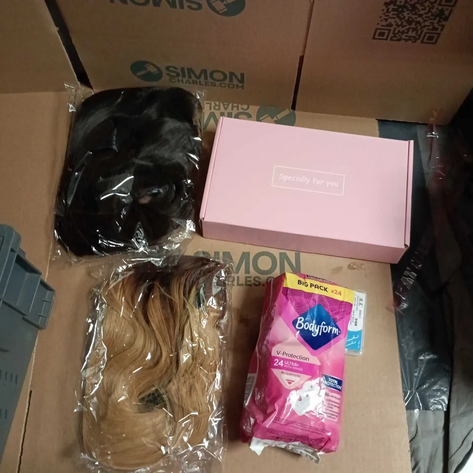 APPROXIMATELY 15 ASSORTED HEALTH & BEAUTY PRODUCTS TO INCLUDE EYELASH EXTENSIONS, TOOTH FLOSS, ASSORTED WIGS & SANITARY PADS 