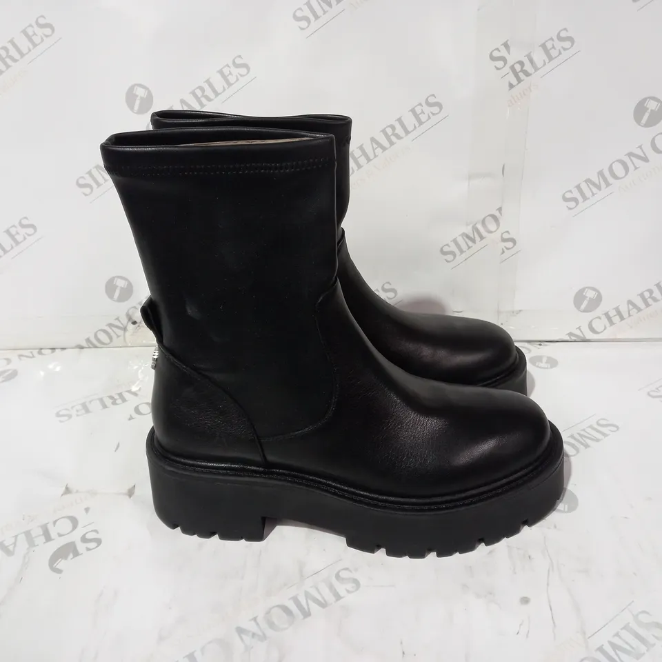 CARVELA STRIDE SOCK BLACK LEATHER ANKLE BOOTS SIZE 38