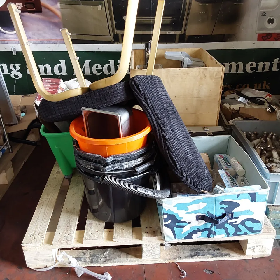 PALLET OF ASSORTED UNPROCESSED CONSUMER/COMMERCIAL GOODS 