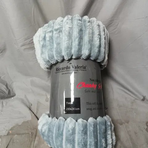RICCARDO VALERIA CHUNKY RIBBED THROW – 200 X 240 CM