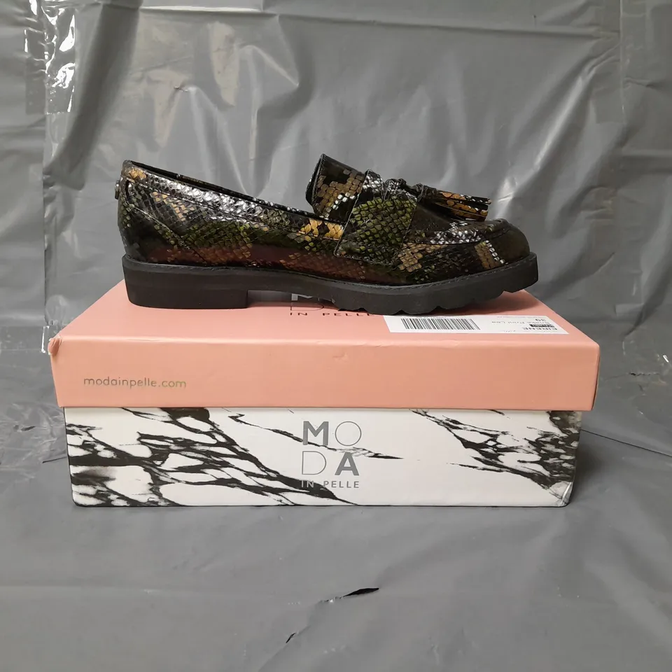 MODA IN PELLE EIRENE SNAKE PRINT LOAFERS KHAKI SIZE 6 