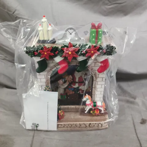 SANTA EXPRESS PRE LIT FIREPLACE WATER SPINNER