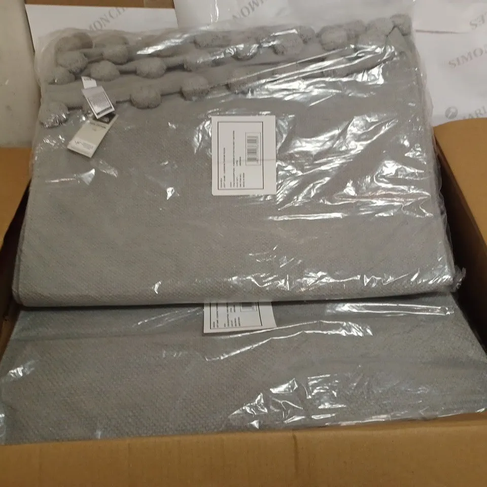 BRAND NEW BOX OF 6 POM POM COTTON RUGS IN GREY (120x170cm)