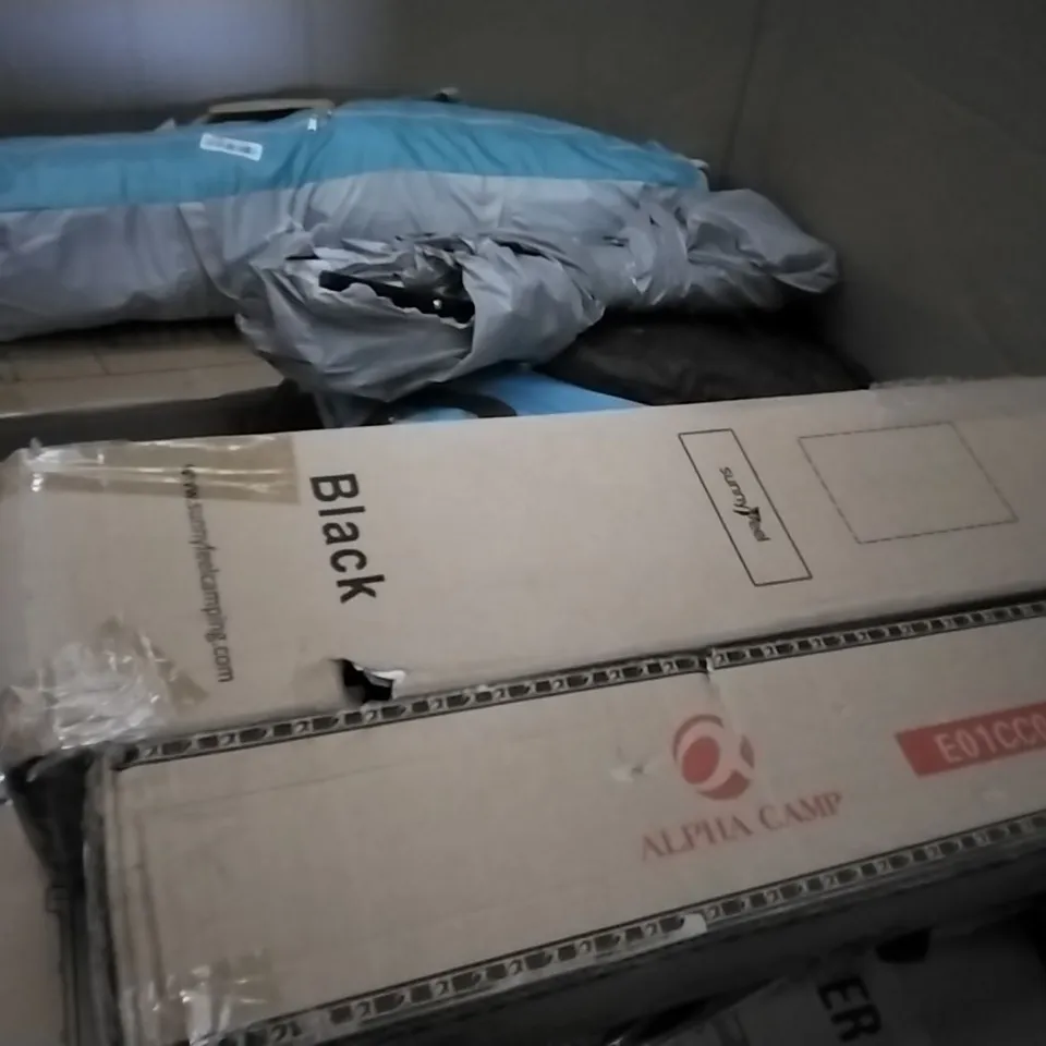 PALLET OF ASSORTED ITEMS INCLUDING ALPHA CAMP FOLDOUT CAMPING CHAIR, ALPHA CAMP FOLDOUT BED, LAKHMAALI MATTRESS TOPPER, GETCO TECH PROJECTOR SCREEN, HUI LINGYANG, AIR COOLER