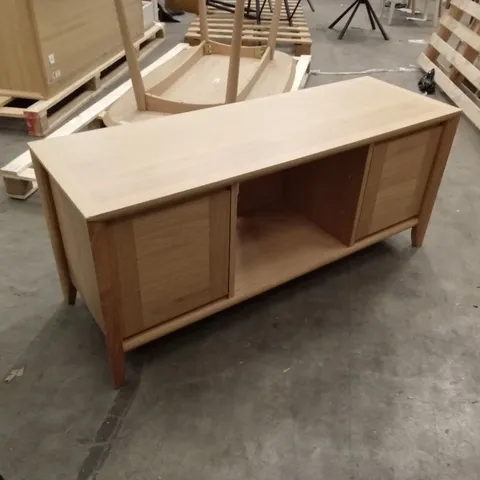 QUALITY DESIGNER BERGEN OAK MEDIA UNIT