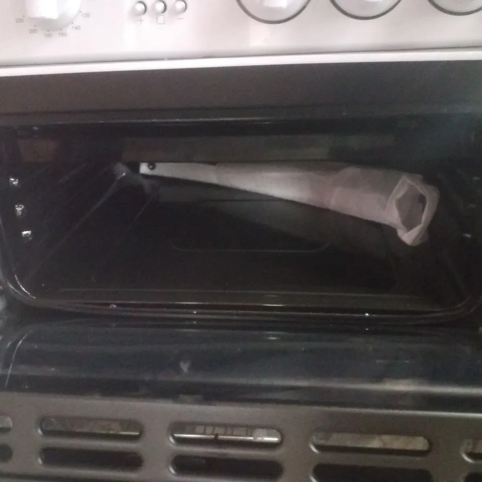 SWAN SX16720W 60CM WIDE TWIN CAVITY ELECTRIC COOKER WITH CERAMIC HOB