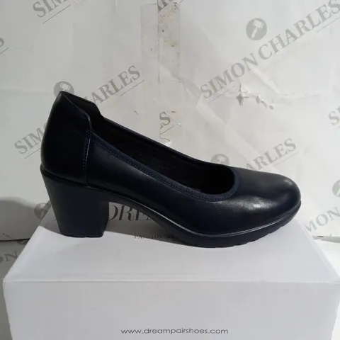 BOXED DREAM PAIRS HEELS IN NAVY BLUE - UK 6