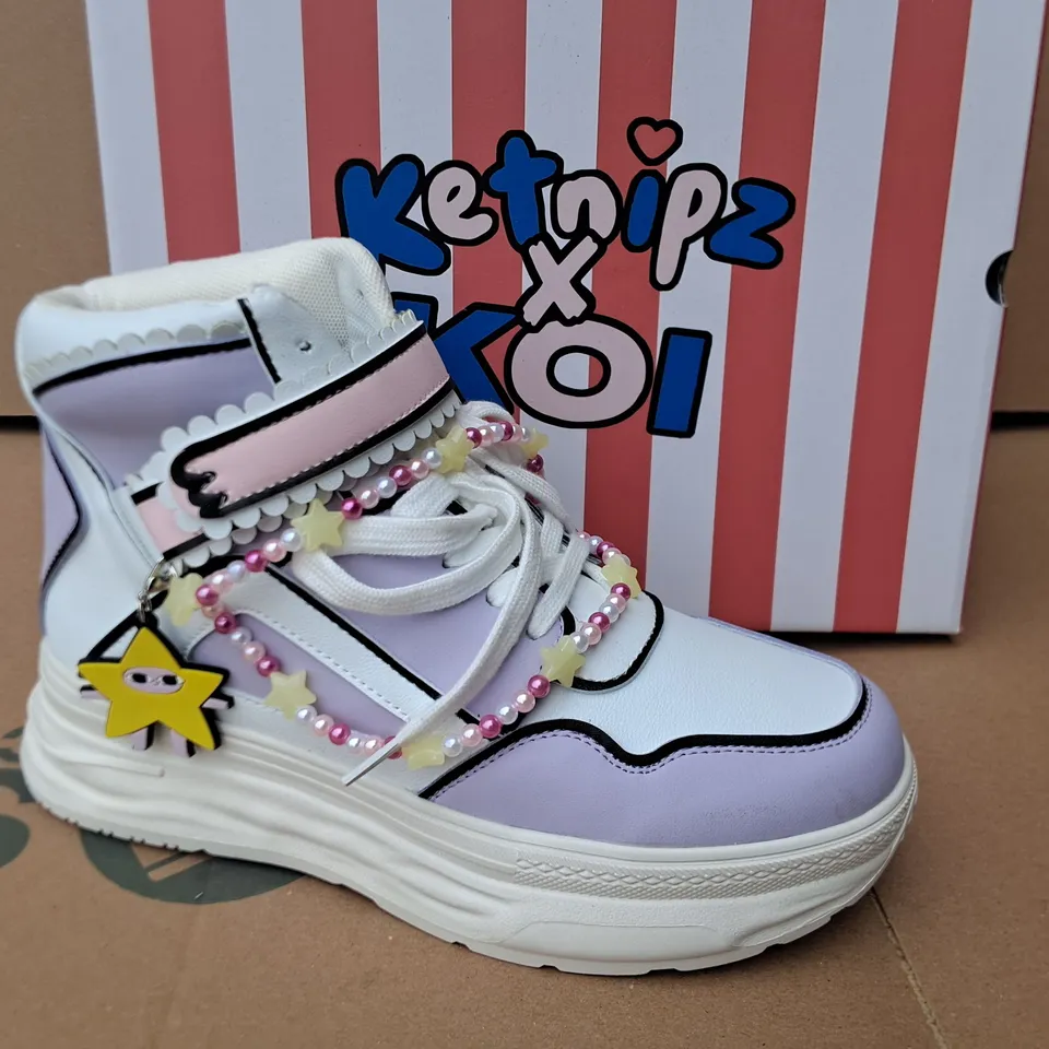 BRAND NEW BOXED KOI KETNIPZ UR A STAR HI-TOP TRAINERS IN PURPLE/WHITE - UK 7