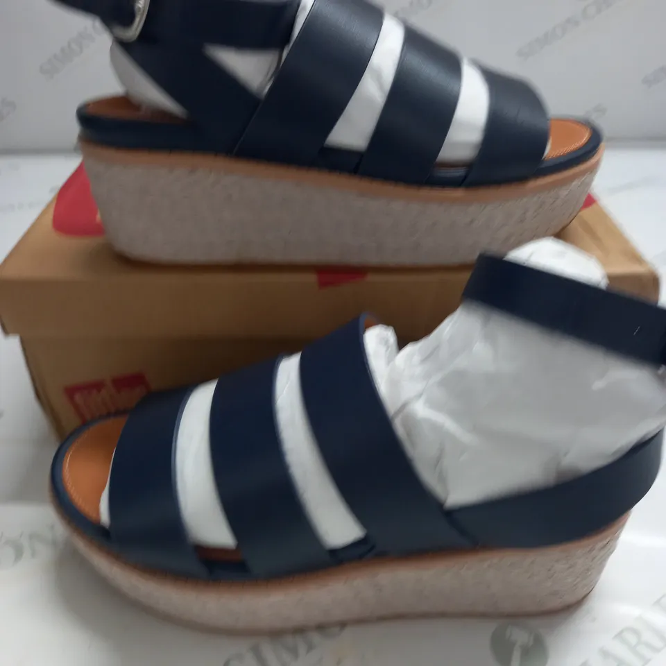 BOXED PAIR OF FITFLOP ELOISE BACK STRAP WEDGES IN NAVY - UK 7