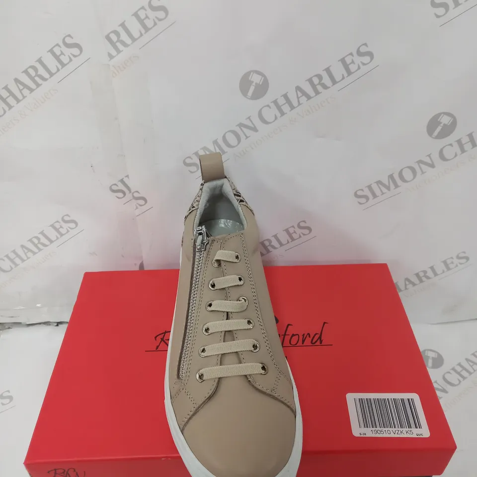 BOXED PAIR OF RUTH LANGSFORD ZIP DETAIL BEIGE LEATHER TRAINERS - SIZE 5