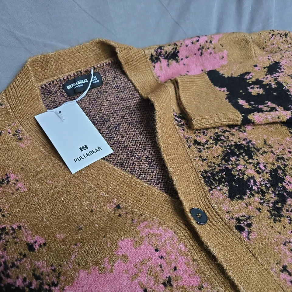PULL & BEAR V-NECK BROWN PATTERNED CARDIGAN - S-M