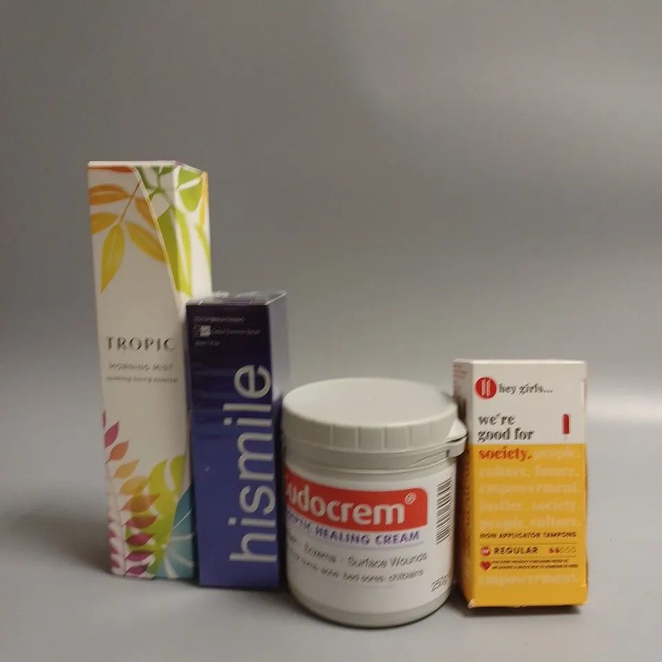 LOT OF APPROXIMATELY 20 COSMETICS ITEMS TO INCLUDE  SUDOCREM , MORNING MIST , TAMPONS , ETC 