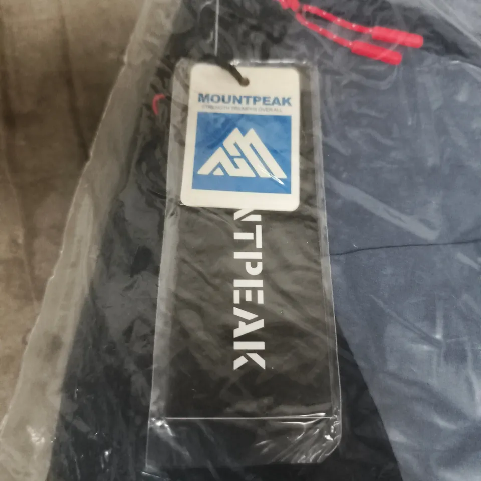 MOUNTPEAK OUTDOOR JACKET – GREY/BLACK WITH RED ZIPS, SIZE L