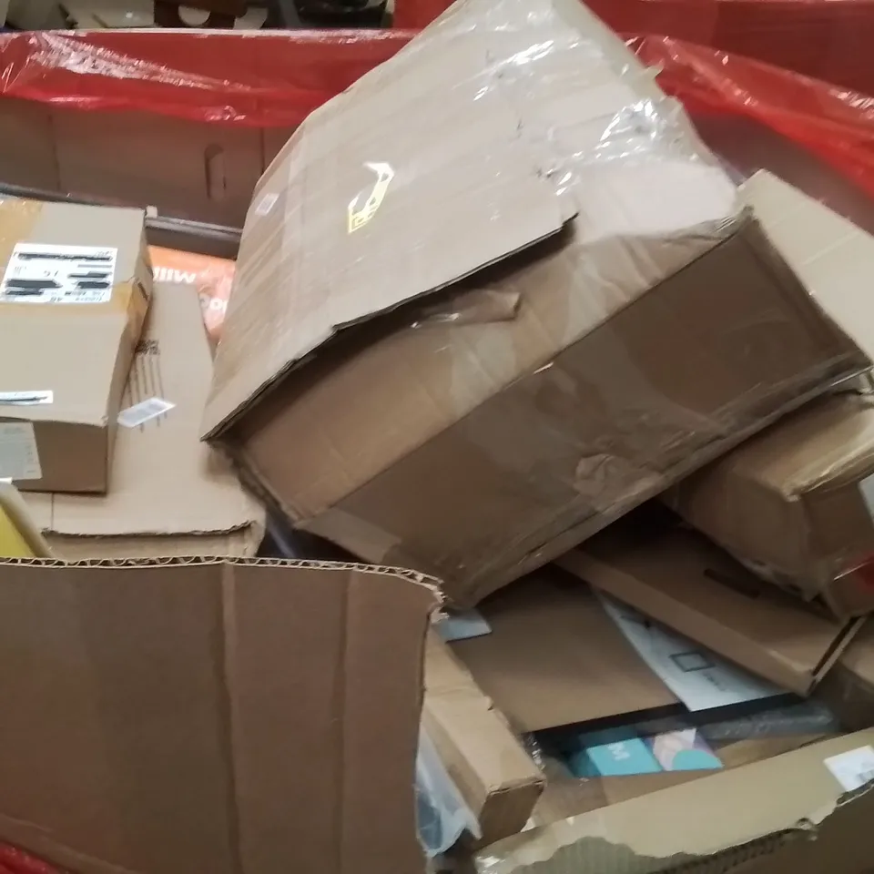 PALLET OF ASSORTED HOUSEHOLD GOODS AND PRODUCTS TO INCLUDE;TABLE MAT,LED LIGHT,POLICE COUNTERSTRIKE TOYS