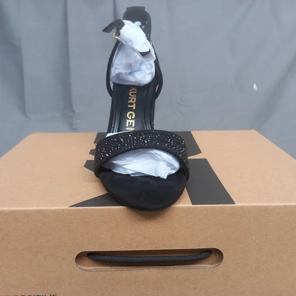 BOXED PAIR OF KG KURT GEIGER HEELS IN BLACK EU SIZE 37