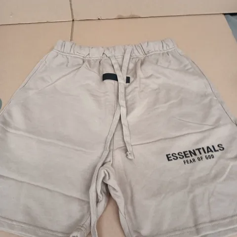 FEAR OF GOD ESSENTIALS GREY SHORTS – MEN'S, SIZE M