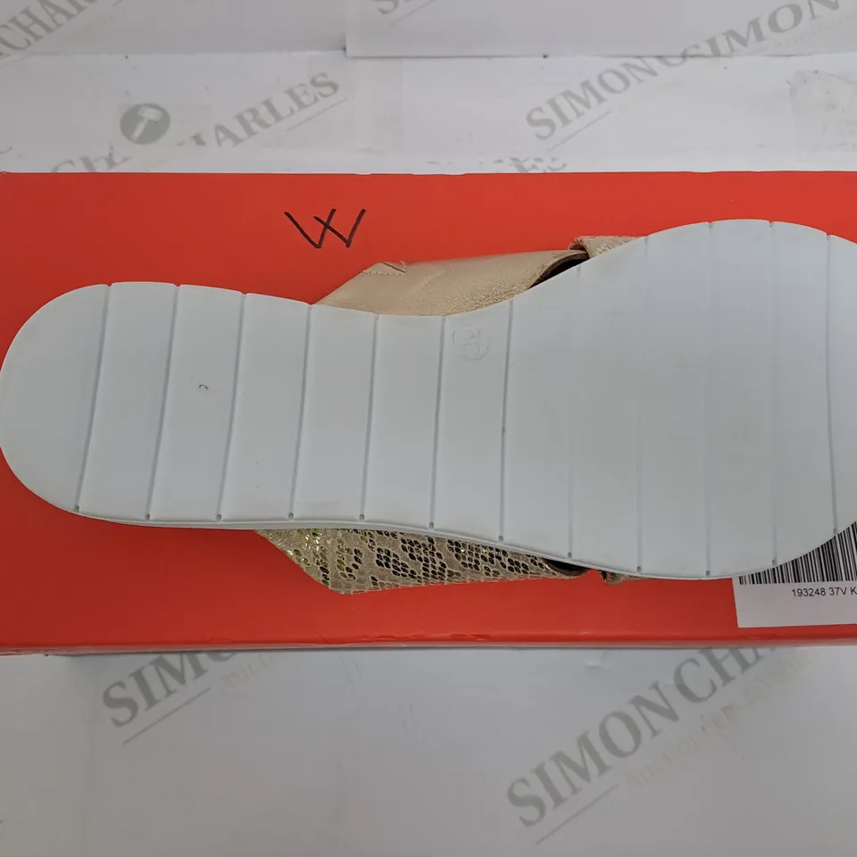 RUTH LANGSFORD FASHION CHAMPAGNE SIZE 6 SANDAL