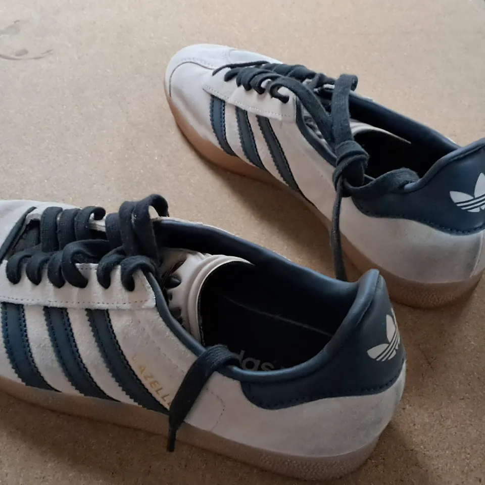 ADIDAS GAZELLE TRAINERS SIZE 7