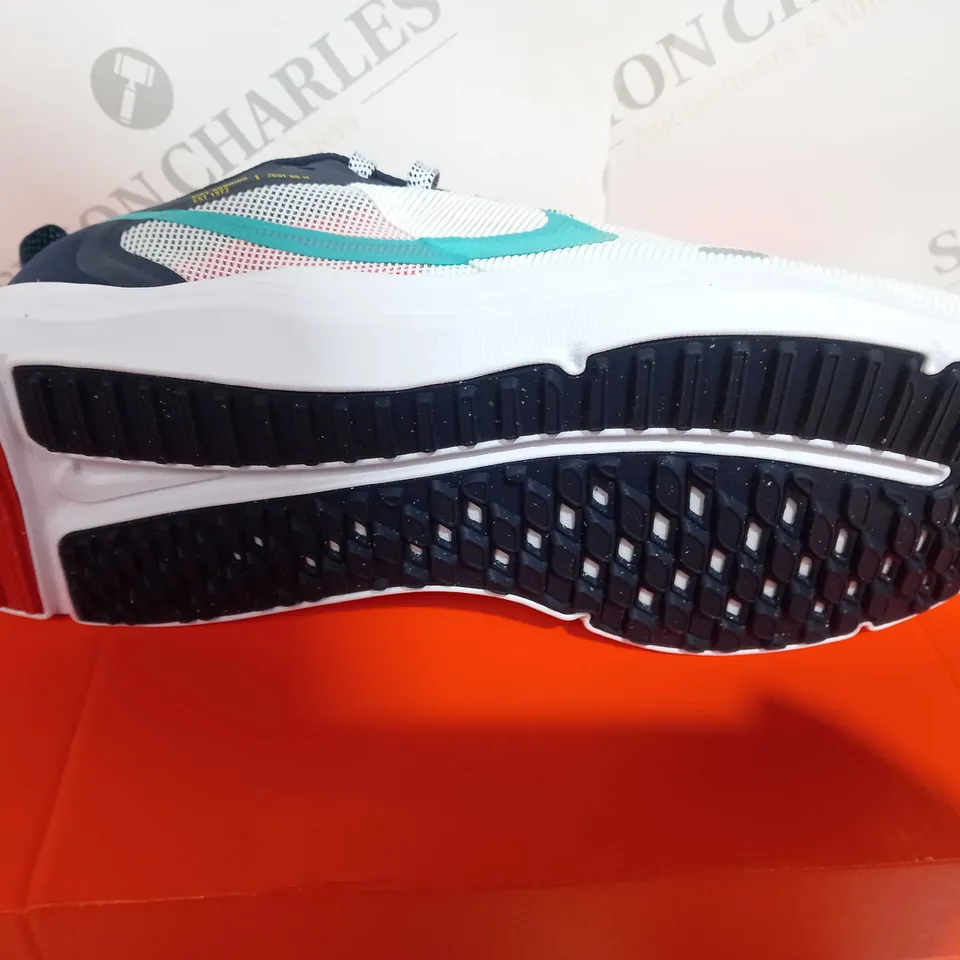 BOXED PAIR NIKE DOWNSHIFTER 12 SIZE UK7 IN WHITE/CLEAR JADE-OBSIDIAN 