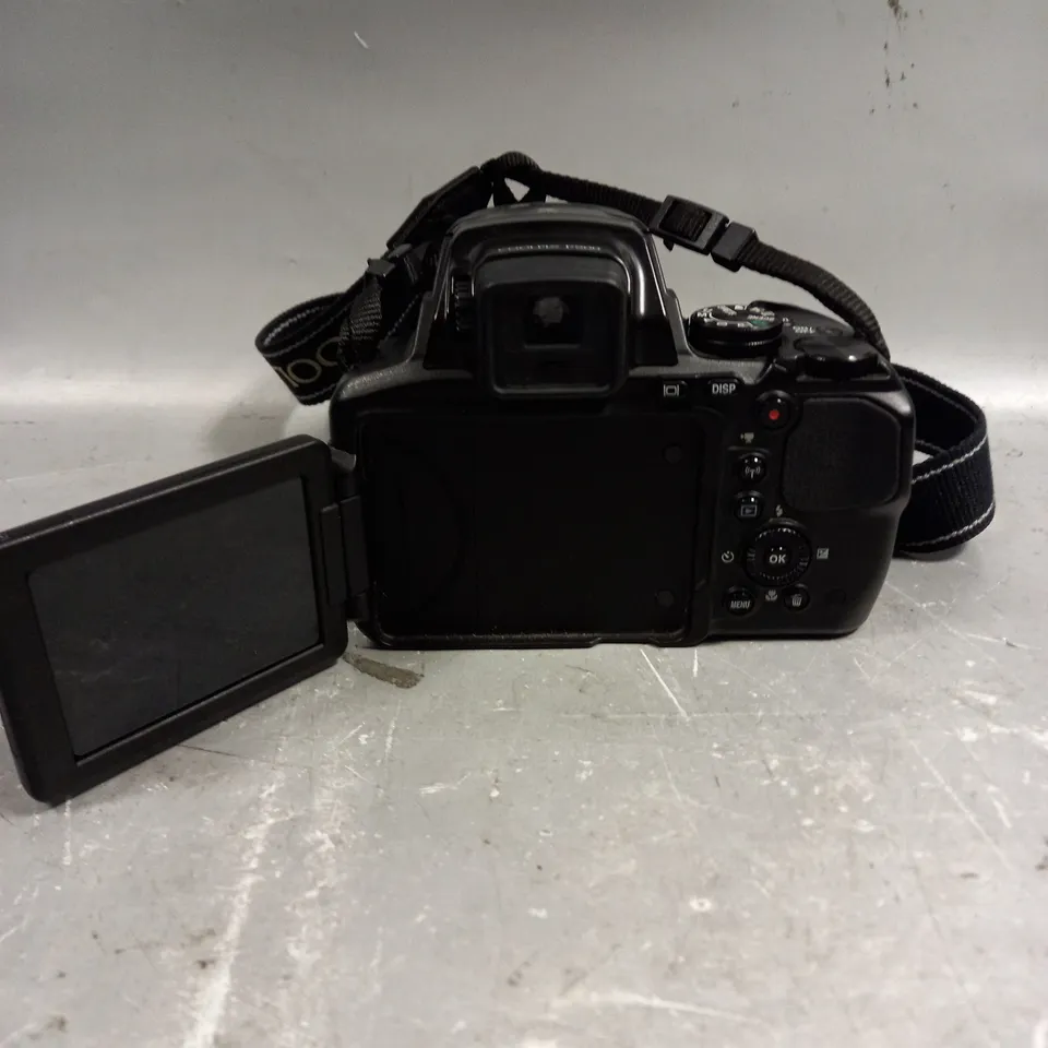 NIKON COOLPIX P900 DIGITAL CAMERA & ACCESSORIES 