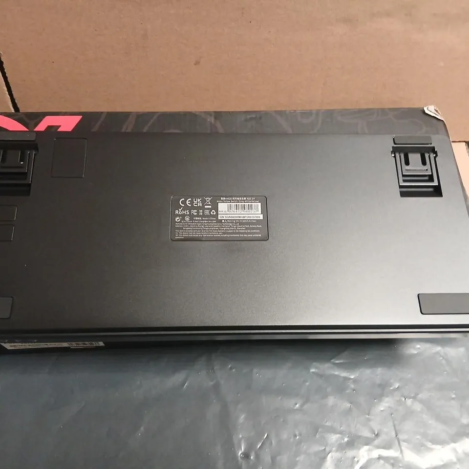 AJAZZ AK820 MECHANICAL KEYBOARD WITH MOON YELLOW SWITCHES – GREY/WHITE-YELLOW KEYCAPS (BOXED)