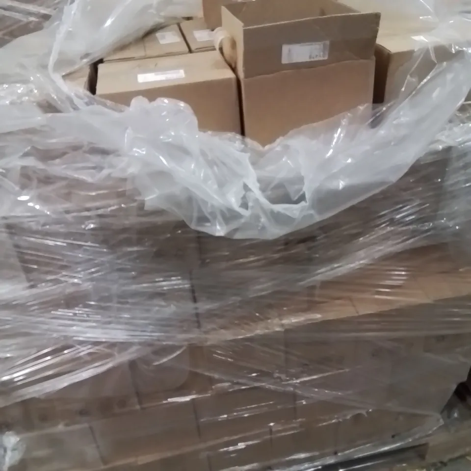 PALLET CONTAINING LARGE QUANTITY OF CHAIN BARRIERS