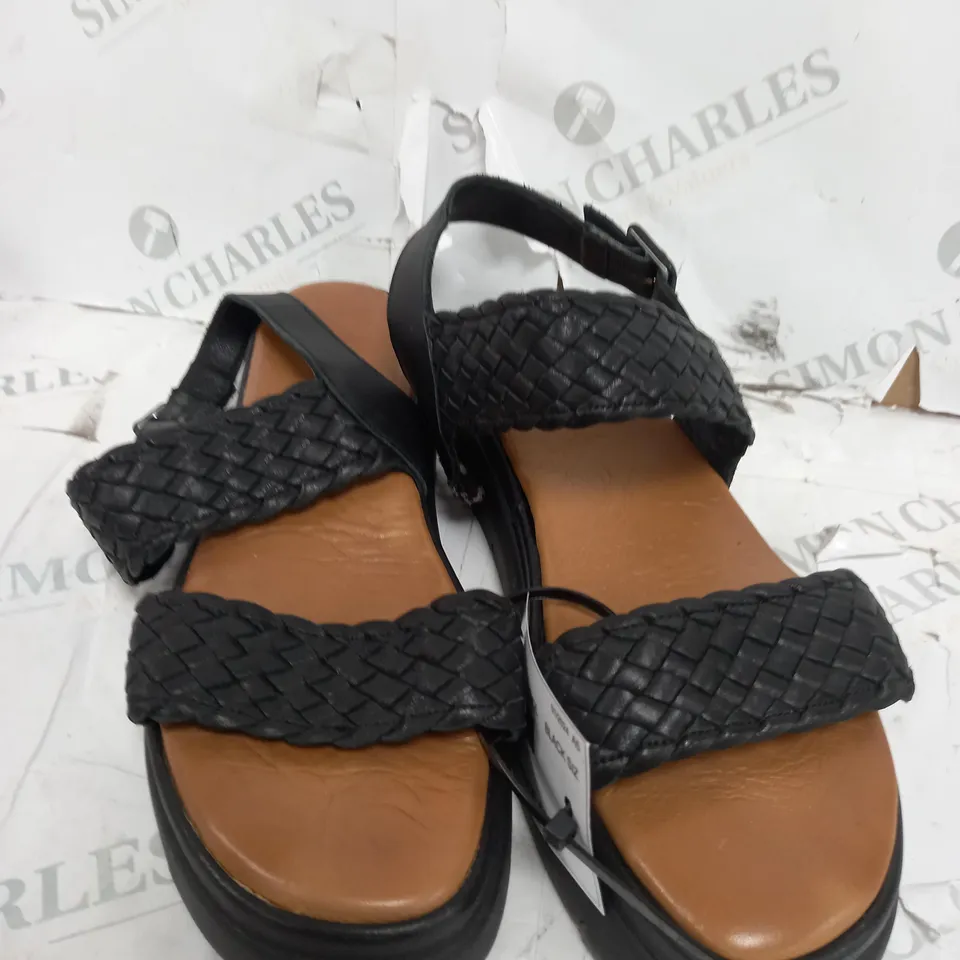 UNBOXED DUNE LORRIS SANDAL IN BLACK - SIZE 7