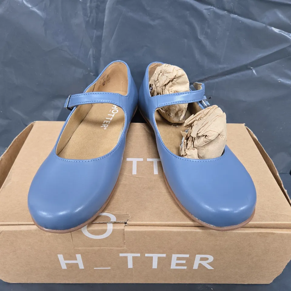 BOXED PAIR OF HOTTER VIOLET BUCKLE SHOES IN BLUE - UK 4