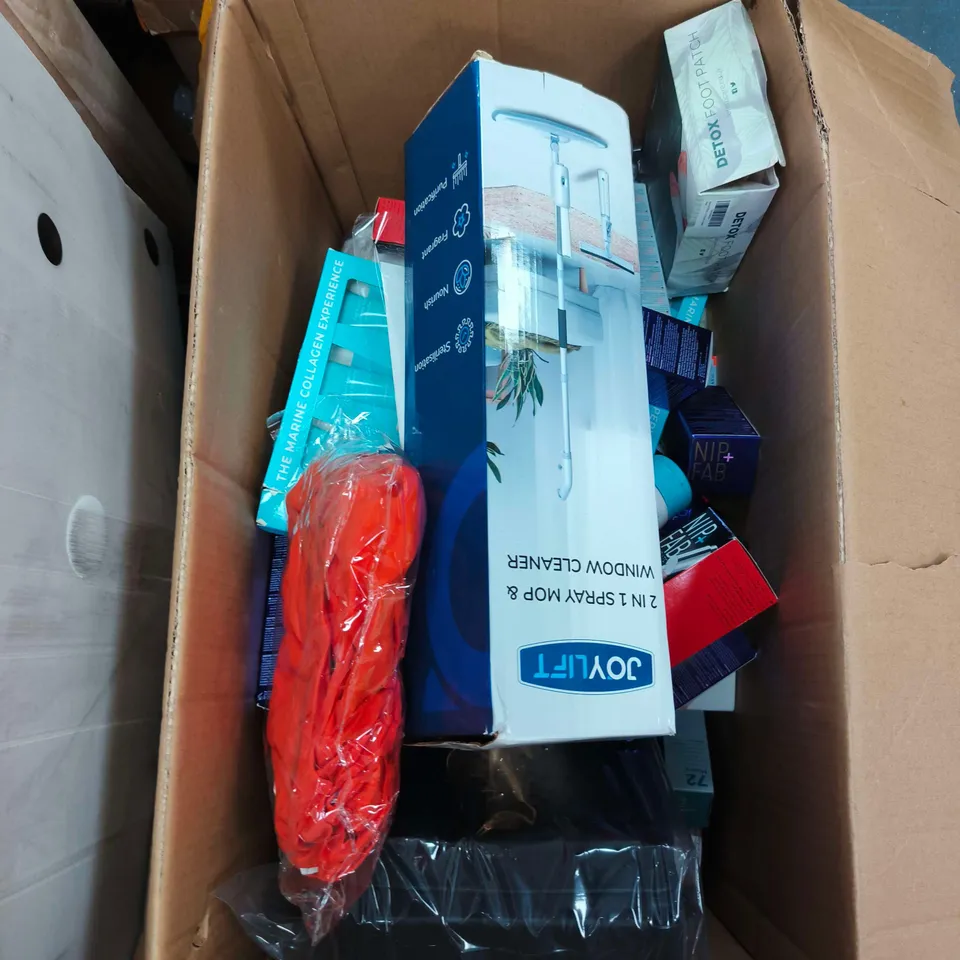 BOX OF APPROXIMATELY 15 ASSORTED ITEMS INCLUDING NIP + FAB HYDRATE DRAGONS BLOOD FIX PLUMPIN SERUM, NIP + FAB TAN LUMINIZE FAUX TAN SERUM AND NIP + FAB RENEW RETINOL FIX BOOSTER EXTREME