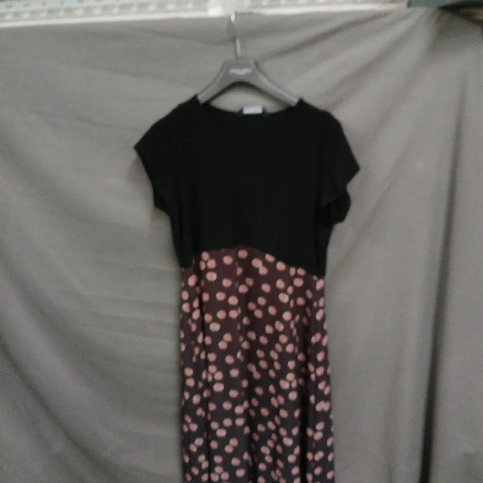 M&CO PETITE WOMEN'S DRESS – UK SIZE 16, BLACK TOP WITH PINK POLKA-DOT SKIRT