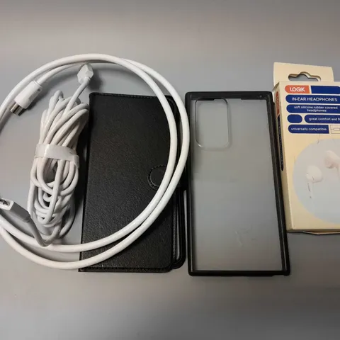 APPROXIMATELY 5 ASSORTED ELECTRICAL ITEMS TO INCLUDE LOGIK IN-EAR HEADPHONES, CLEAR BACK PHONE CASE, USB-A TO MICRO-USB CABLE, ETC