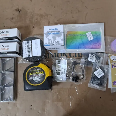 APPROXIMATELY 10 ASSORTED HOUSEHOLD ITEMS TOO INCLUDE ULTION LOCKS, STANLEY FATMAX, AND PLUG ADAPTOR ETC.