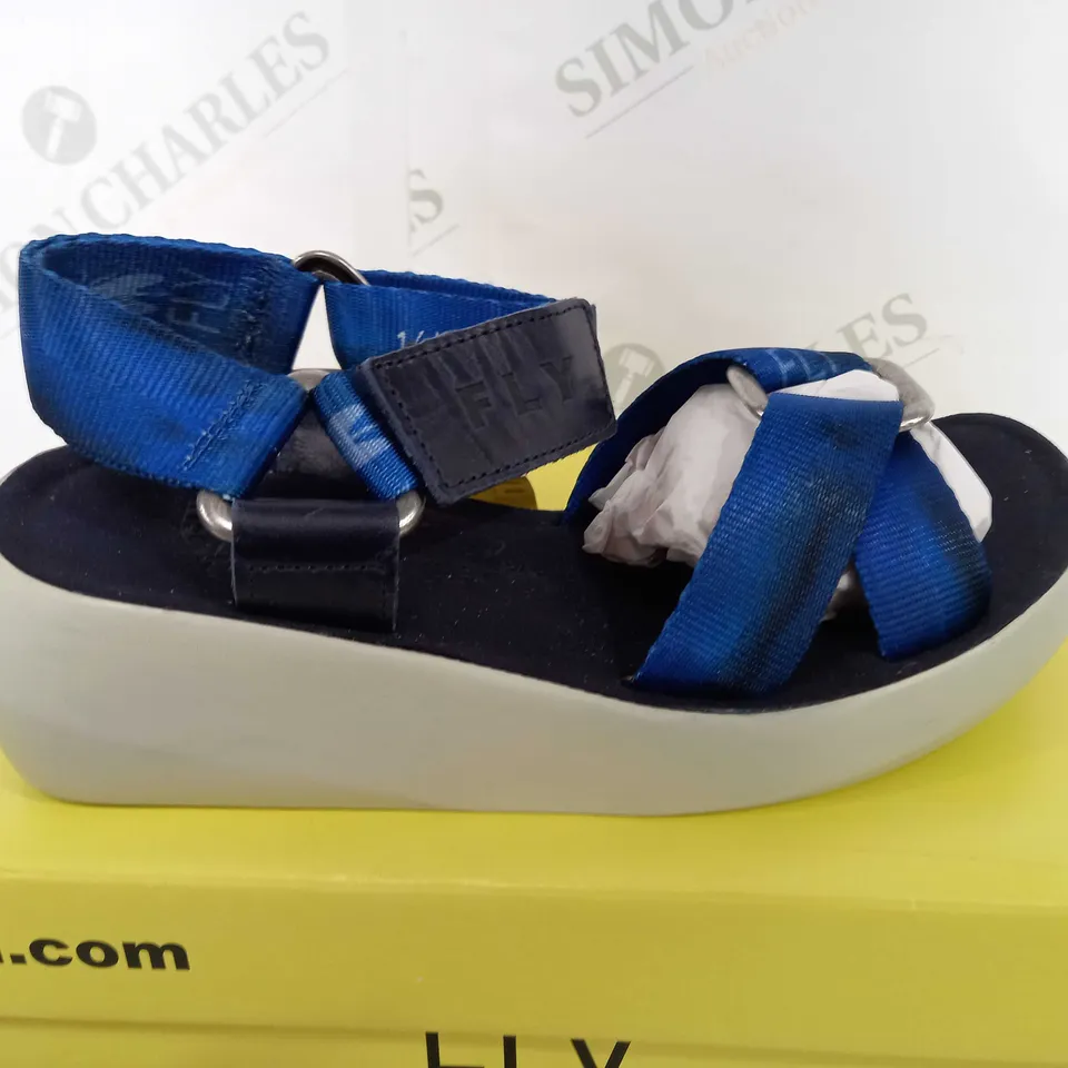BOXED PAIR OF FLY LONDON BENA724FLY SANDAL - BLUE/BLACK - UK 3