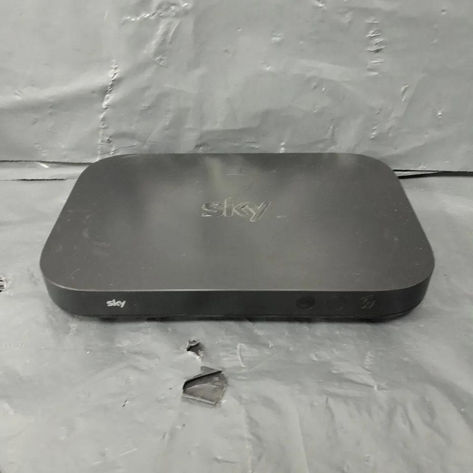 SKY EM150 Q MINI BOX 