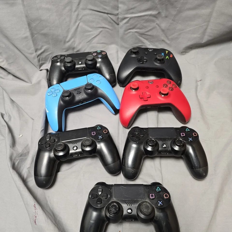 7 X ASSORTED WIRELESS GAMING CONTROLLERS 