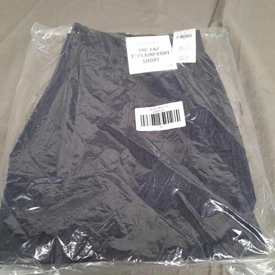 SEALED ABERCROMBIE & FITCH 7 PLAINFRONT SHORTS IN NAVY - SIZE 34