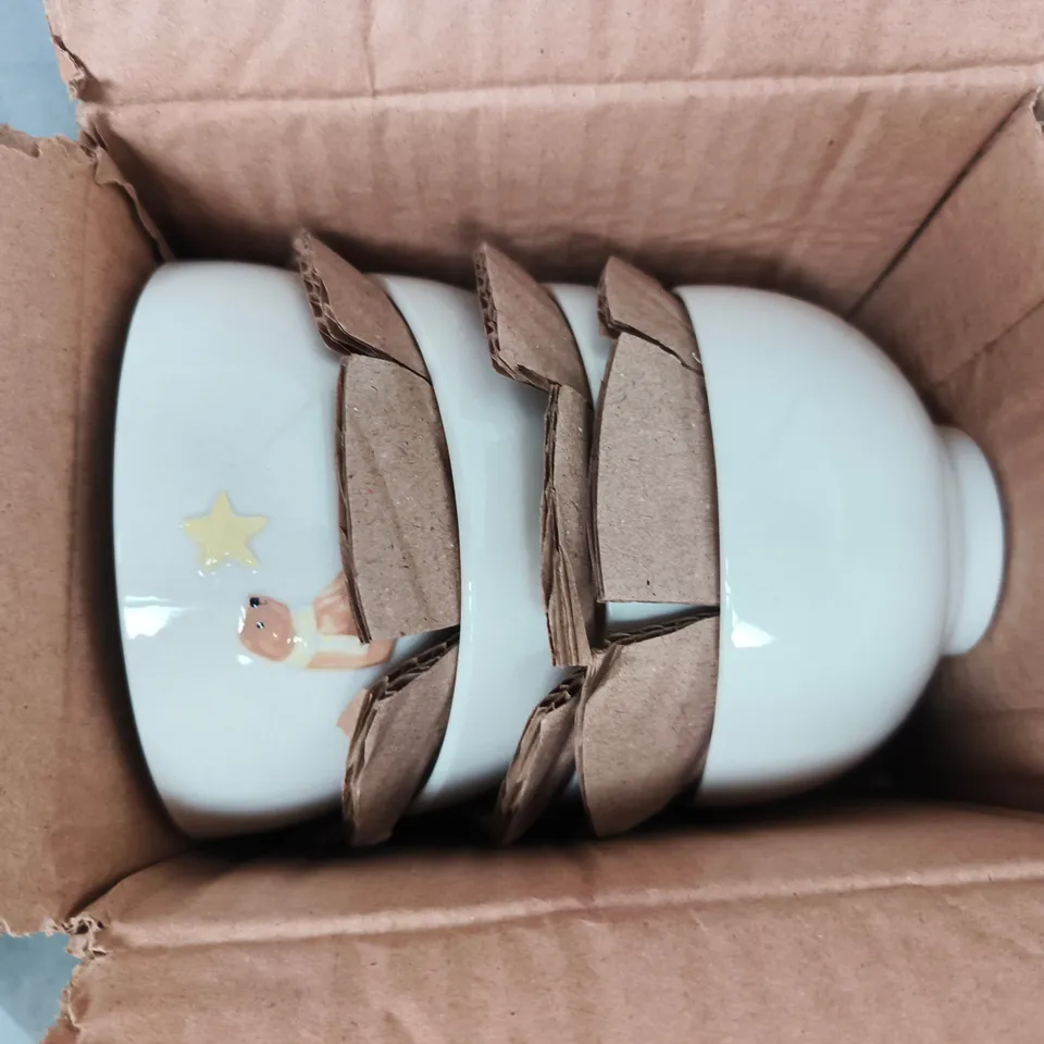 APPROXIMATELY 36 GISELA GRAHAM CERAMIC BOWLS WITH TEDDY BEAR AND STAR DESIGN