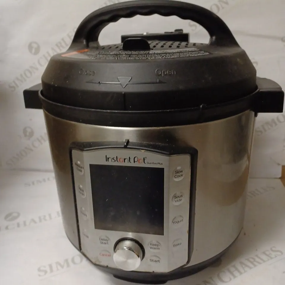 INSTANT POT DUO EVO PLUS ELECTRIC PRESSURE COOKER