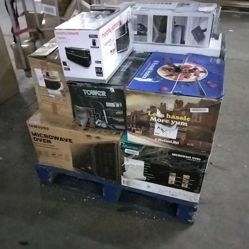 PALLET OF HOUSEHOLD ITEMS TO INCLUDE MORPHY RICHARDS TOASTER,  RUSSELL HOBBS MICROWAVE,  VAX VACUUM CLEANER AND OTHER ASSORTED ITEMS...