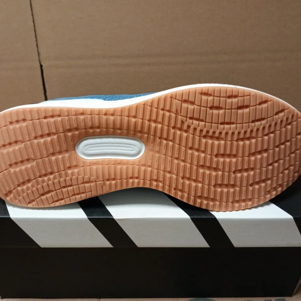 BOXED PAIR OF ADIDAS RUN FALCON 5 J TRAINERS IN BLUE - UK 6.5