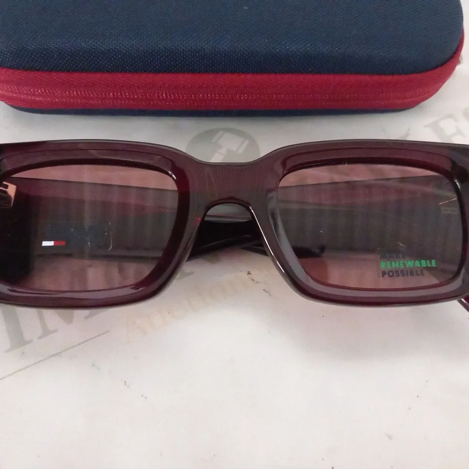 TOMMY HILFIGER SUNGLASSES