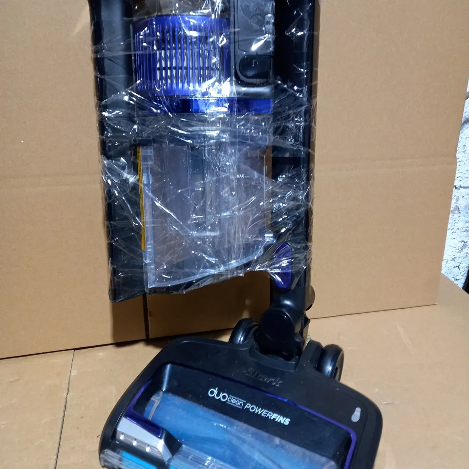 SHARK CORDLESS STICK VACUUM IZ390UKTQ