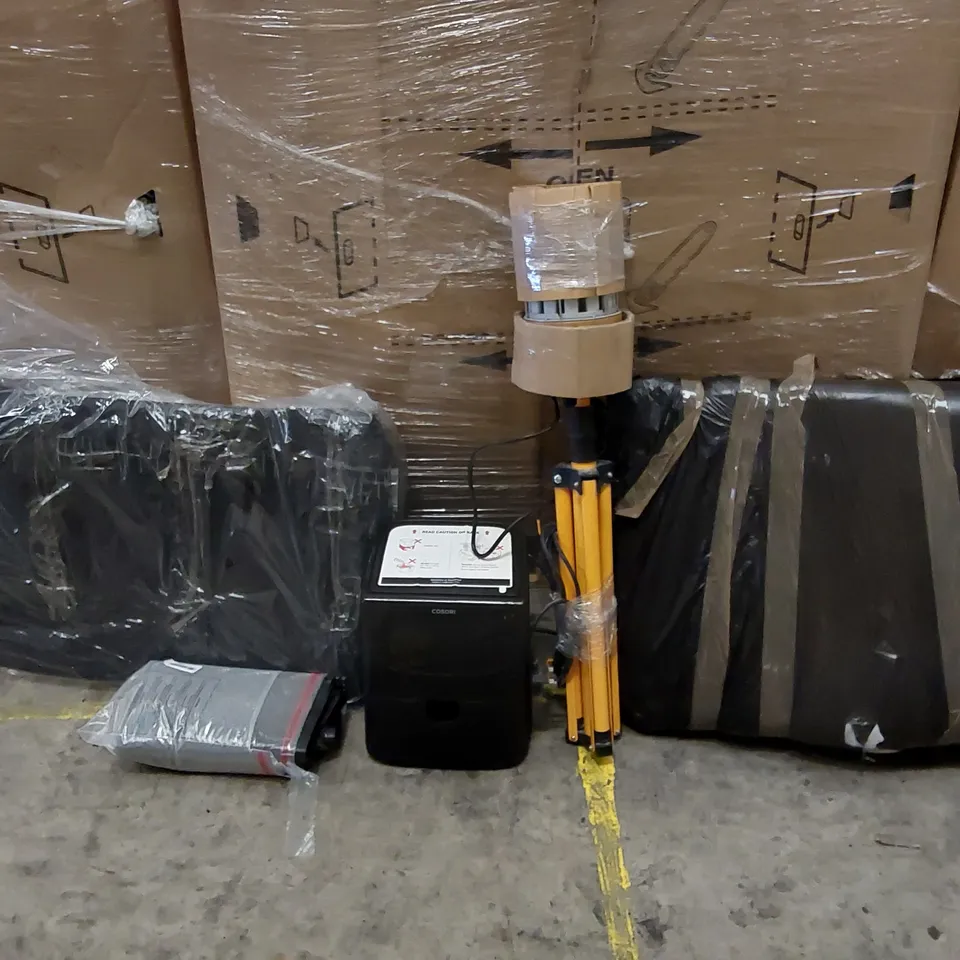 PALLET OF ASSORTED ITEMS INCLUDING: AIR FRYER, SUITCASE, LED WORK LIGHT, DOOR MAT, LARGE CUSHIONS 