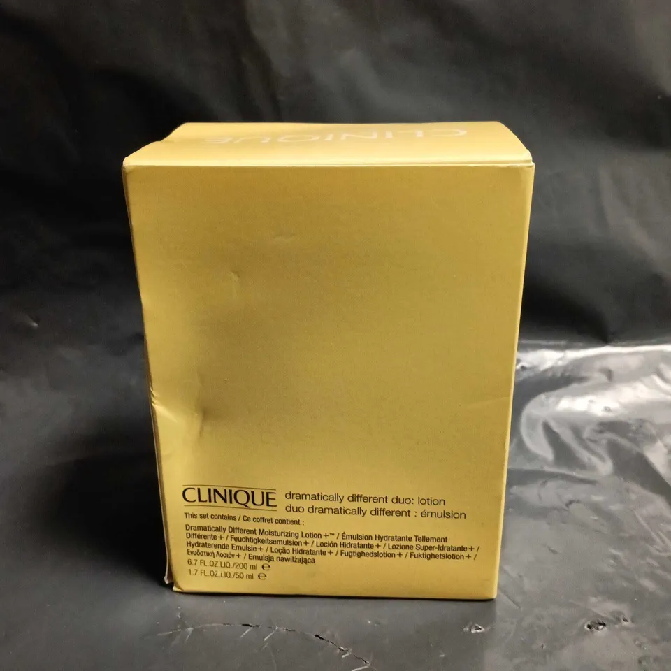 CLINIQUE DRAMATICALLY DIFFERENT DUO MOISTURISERS (LOTION + EMULSION) GIFT SET – BOXED