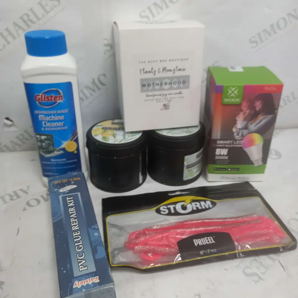 BOX OF APPROXIMATELY 10 ASSORTED ITEMS TO INCLUDE - SMART LED BULB, PVC GLUE, STORM PRO EEL ETC