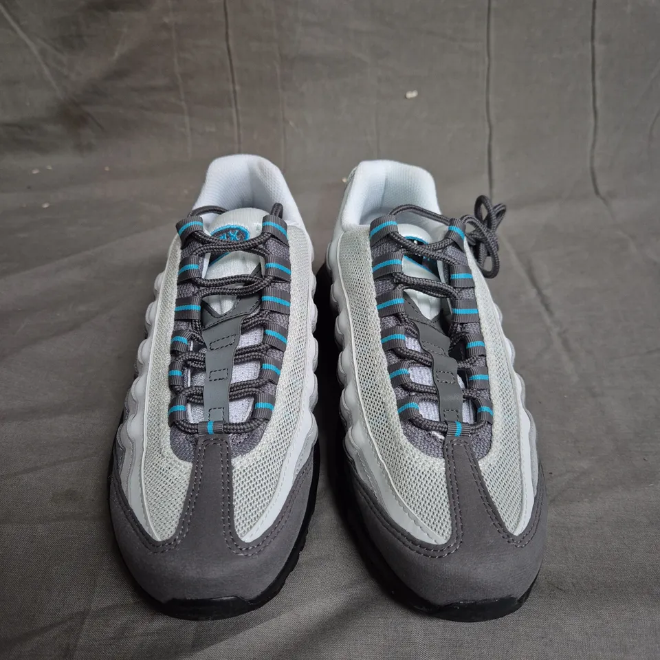 PAIR OF NIKE AIR MAX 95'S GS - UK SIZE 3