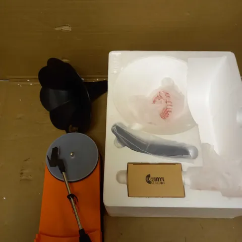 BOXED VINYL MUSIC ON VMO-003 GRAMOPHONE