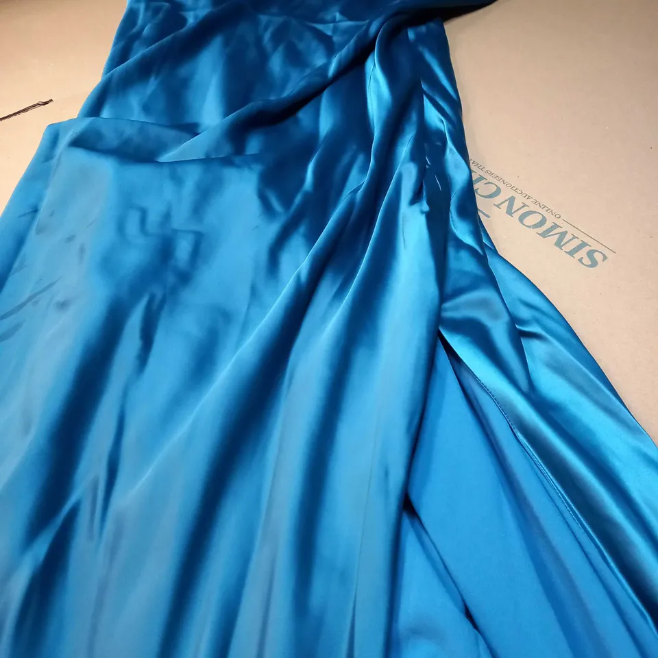 BOOHOO EMERALD SATIN COD SHOULDER MAXI DRESS - SIZE 18 PETITE